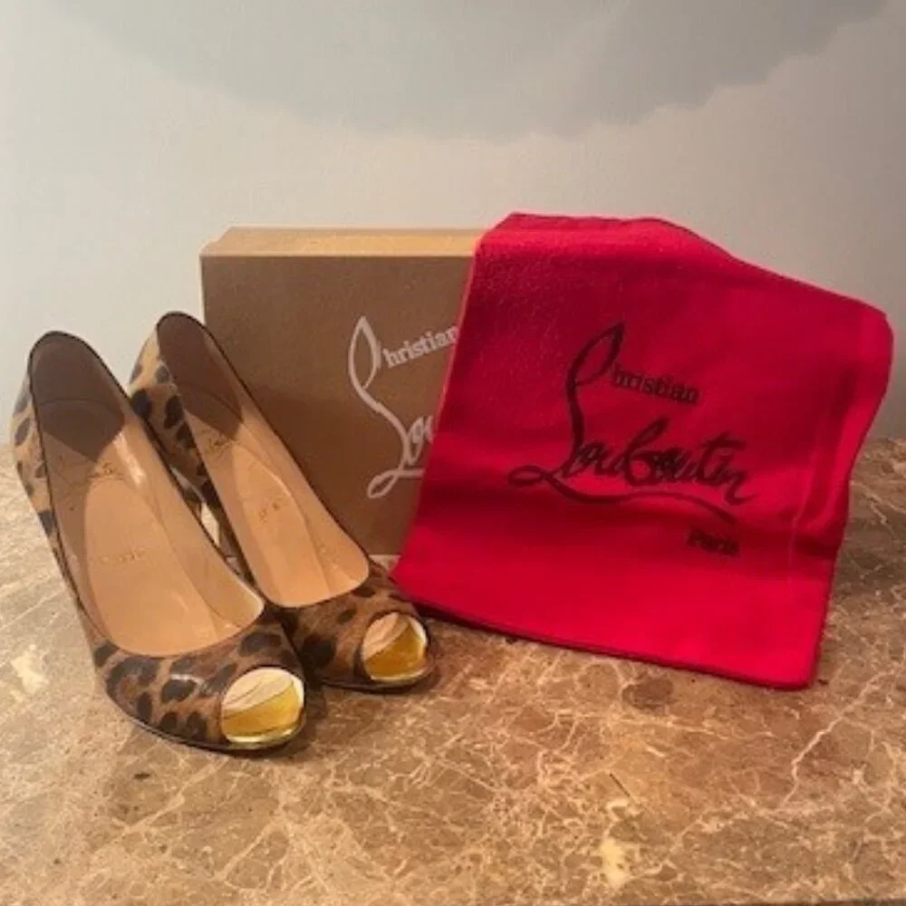 Christian Louboutin VINTAGE Yotruche Leopard Patent Leather Heels – Sz 8